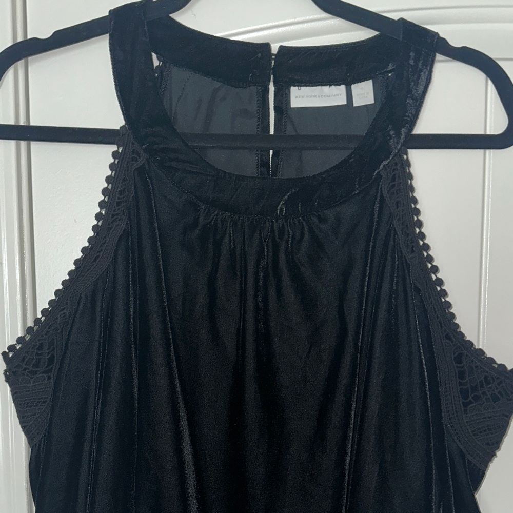 New York & Company Black Long Sleeve Top